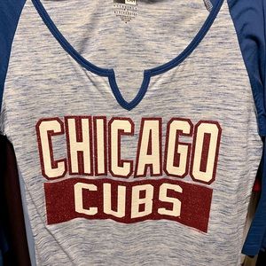 New Era, Chicago Cubs women’s glitter shirt size medium. Blue, white and red.